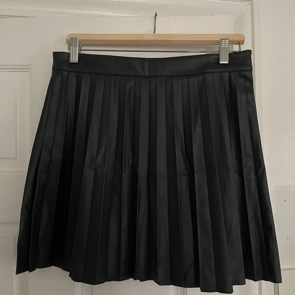 Come Correct Skirt in Black Steve Madden